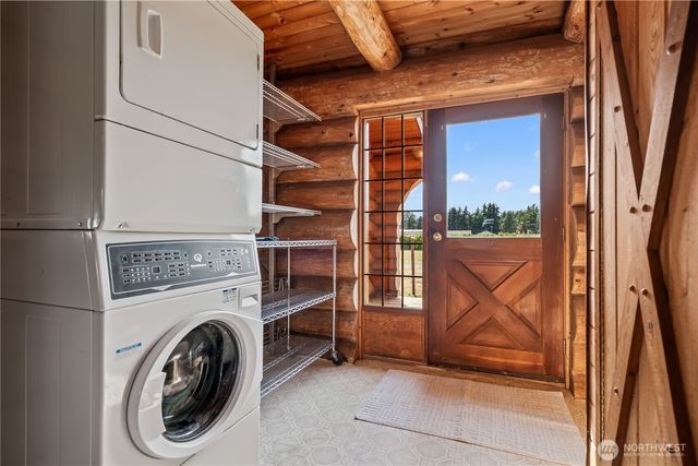 1231 Willeys Lake Rd, Ferndale, WA 98248