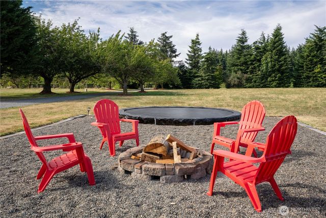 1231 Willeys Lake Rd, Ferndale, WA 98248