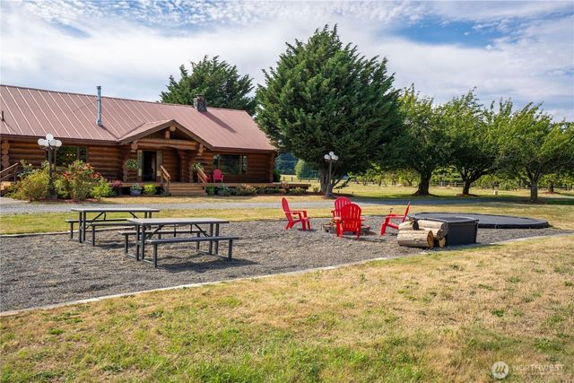 1231 Willeys Lake Rd, Ferndale, WA 98248
