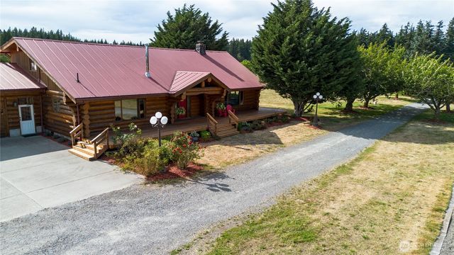 1231 Willeys Lake Rd, Ferndale, WA 98248