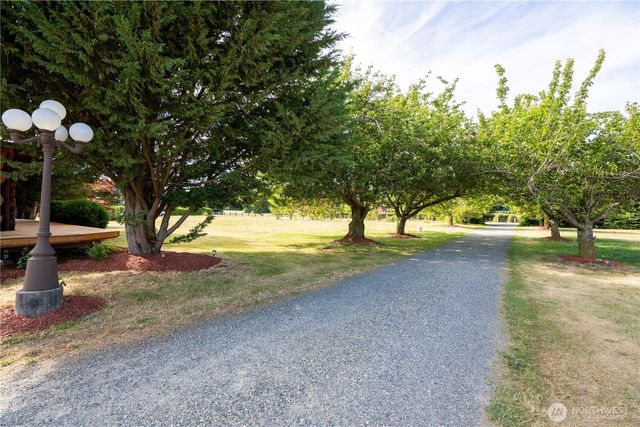 1231 Willeys Lake Rd, Ferndale, WA 98248