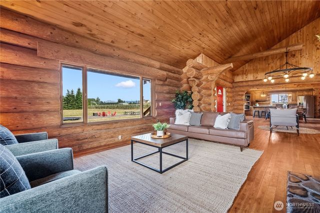 1231 Willeys Lake Rd, Ferndale, WA 98248