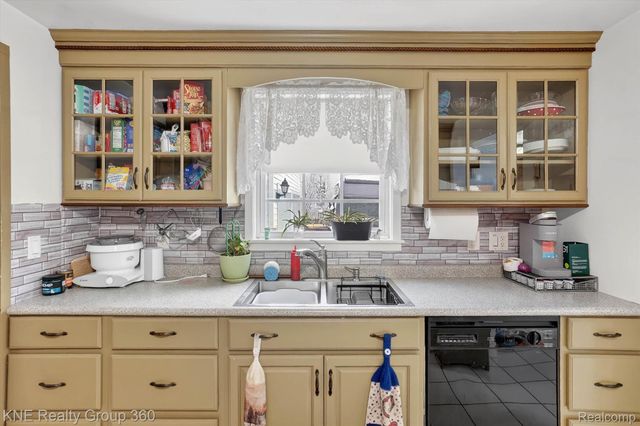 721 E Broad Street, Chesaning Village, MI 48616