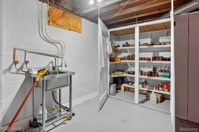 721 E Broad Street, Chesaning Village, MI 48616