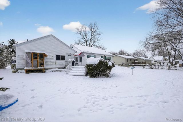 721 E Broad Street, Chesaning Village, MI 48616