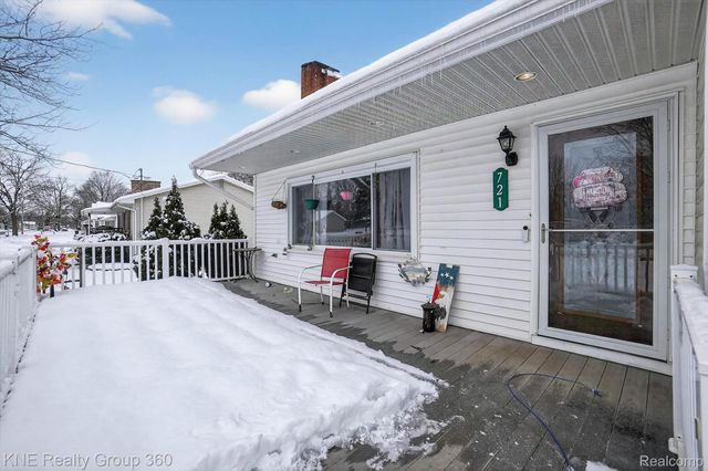 721 E Broad Street, Chesaning Village, MI 48616