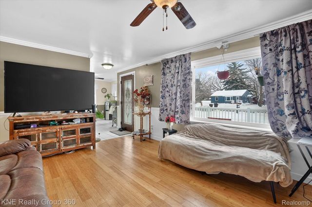 721 E Broad Street, Chesaning Village, MI 48616