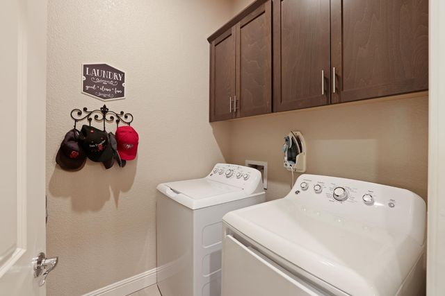 2841 Primrose Dr, Lodi, CA 95242
