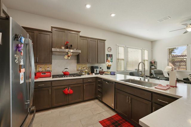 2841 Primrose Dr, Lodi, CA 95242
