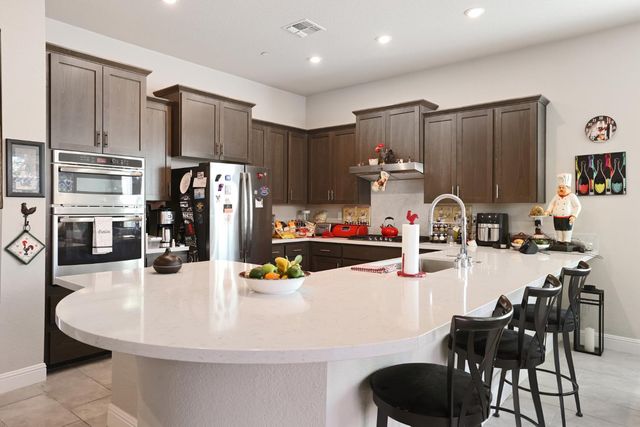 2841 Primrose Dr, Lodi, CA 95242
