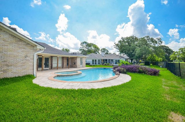 3022 Cypress Point Drive, Missouri City, TX 77459