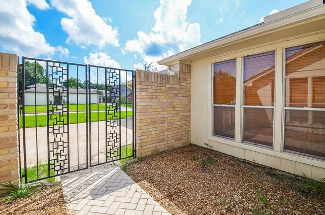 3022 Cypress Point Drive, Missouri City, TX 77459