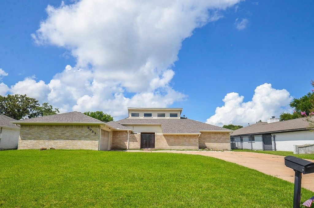 3022 Cypress Point Drive, Missouri City, TX 77459