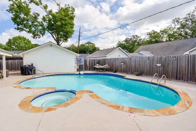 2930 Kevin Lane, Houston, TX 77043