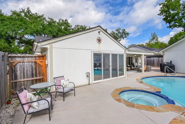 2930 Kevin Lane, Houston, TX 77043