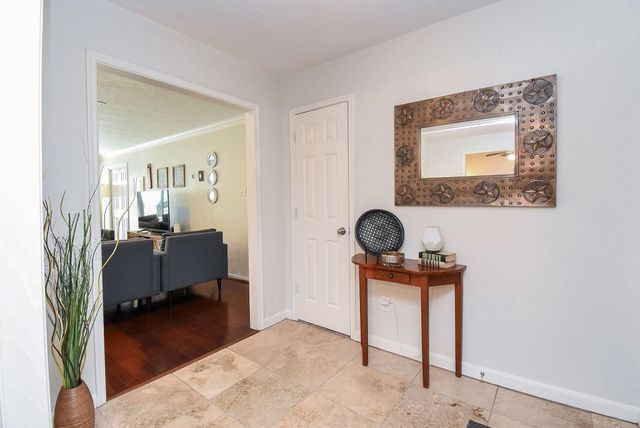 2930 Kevin Lane, Houston, TX 77043