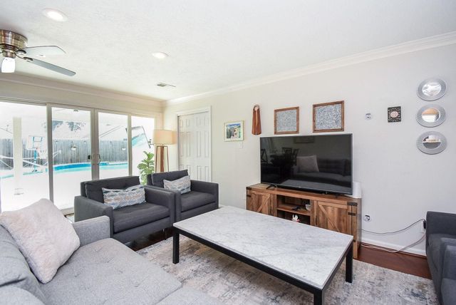 2930 Kevin Lane, Houston, TX 77043