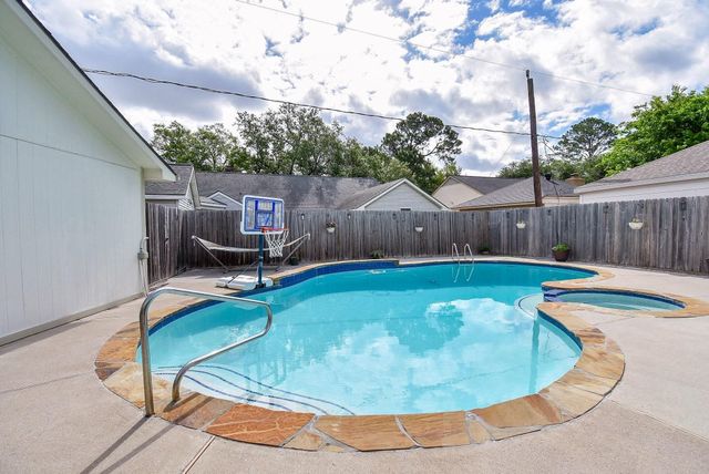 2930 Kevin Lane, Houston, TX 77043