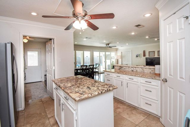 2930 Kevin Lane, Houston, TX 77043