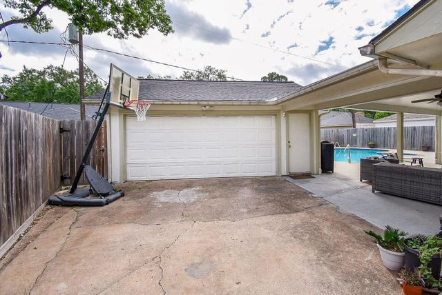2930 Kevin Lane, Houston, TX 77043