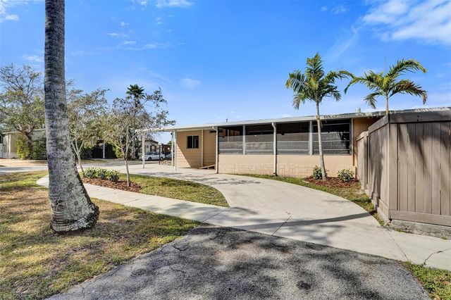 21411 NW 3rd Street, Pembroke Pines, FL 33029
