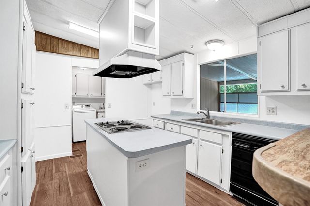 21411 NW 3rd Street, Pembroke Pines, FL 33029