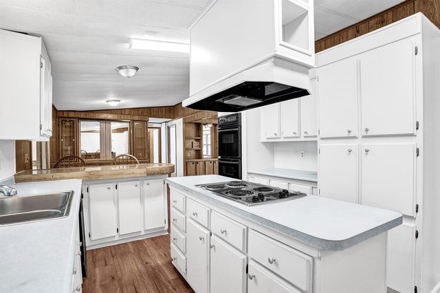 21411 NW 3rd Street, Pembroke Pines, FL 33029