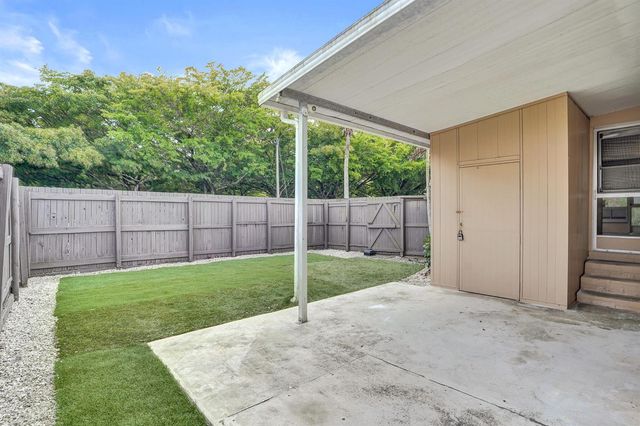 21411 NW 3rd Street, Pembroke Pines, FL 33029