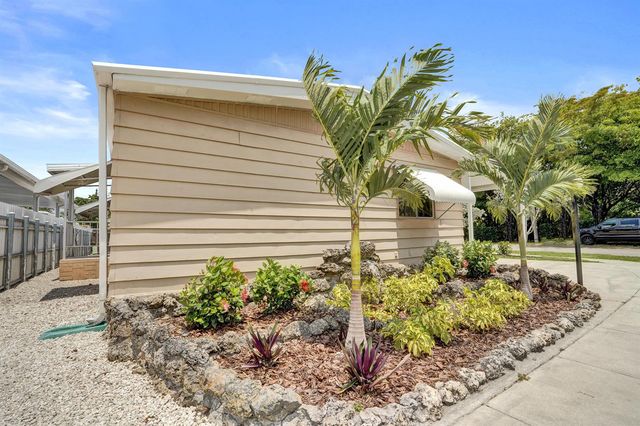 21411 NW 3rd Street, Pembroke Pines, FL 33029
