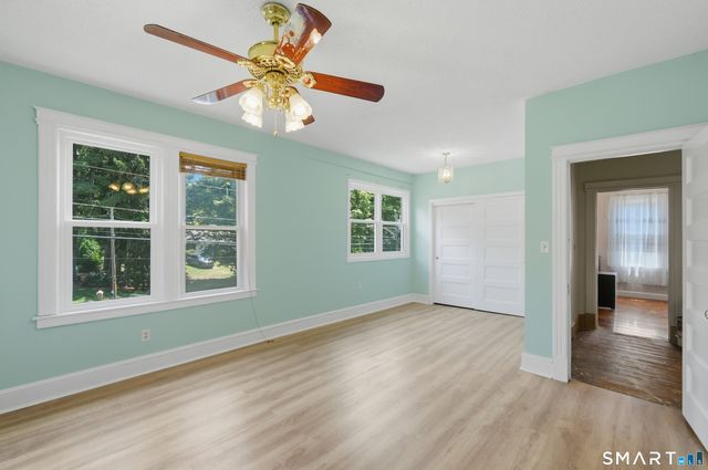 29 Woodland Avenue, Bloomfield, CT 06002