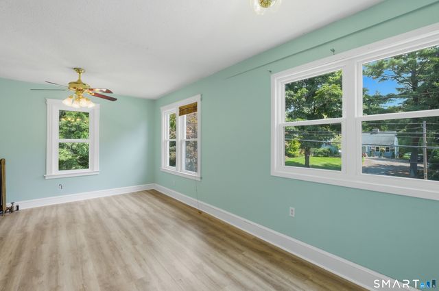 29 Woodland Avenue, Bloomfield, CT 06002