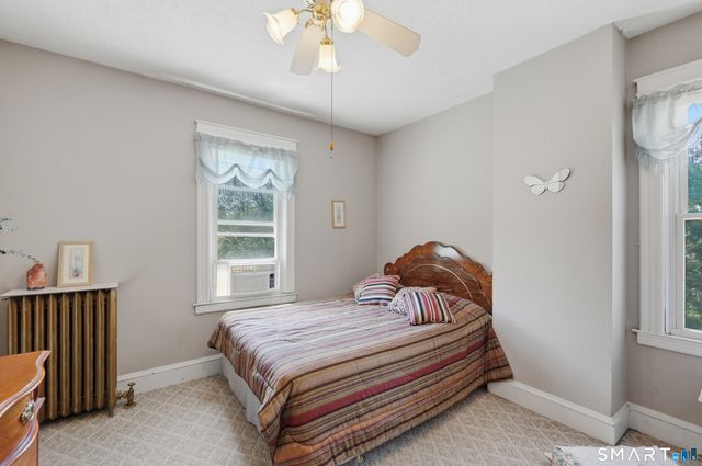 29 Woodland Avenue, Bloomfield, CT 06002
