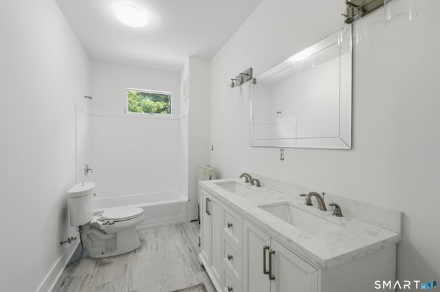 29 Woodland Avenue, Bloomfield, CT 06002