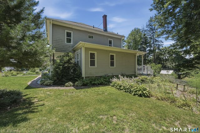 29 Woodland Avenue, Bloomfield, CT 06002