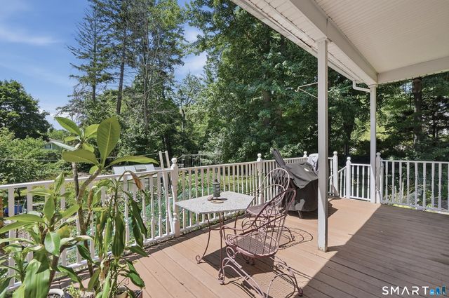 29 Woodland Avenue, Bloomfield, CT 06002