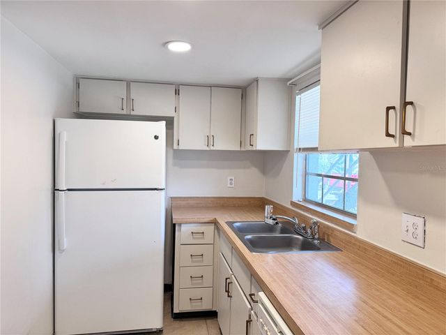 1000 S SEMORAN BOULEVARD 305, Winter Park, FL 32792