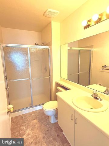 116-B THORNWOOD DR, Mount Laurel, NJ 08054