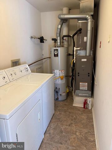 116-B THORNWOOD DR, Mount Laurel, NJ 08054