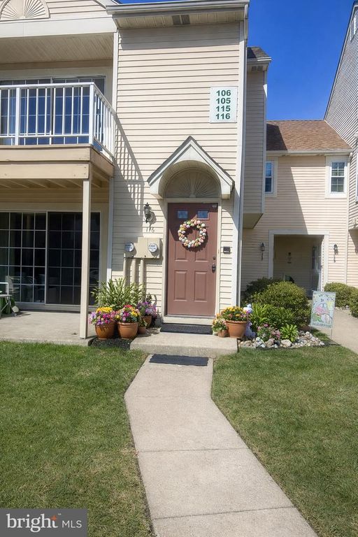 116-B THORNWOOD DR, Mount Laurel, NJ 08054