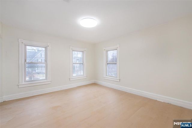 14 Highwood Avenue, Glen Rock, NJ 07452