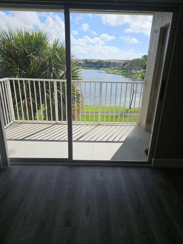 5011 Wiles Road 308, Coconut Creek, FL 33073