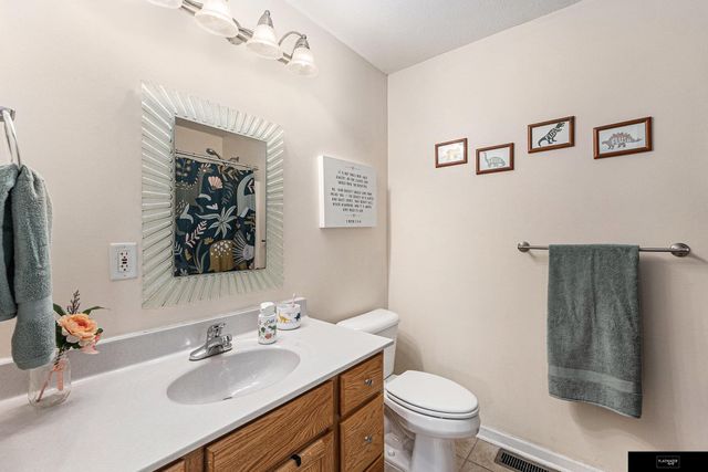 823 Beaver Lake Boulevard, Plattsmouth, NE 68048