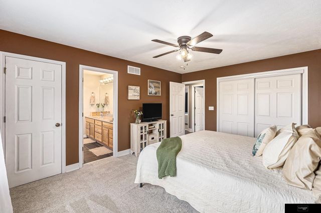 823 Beaver Lake Boulevard, Plattsmouth, NE 68048