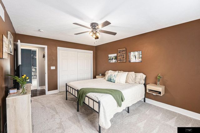 823 Beaver Lake Boulevard, Plattsmouth, NE 68048