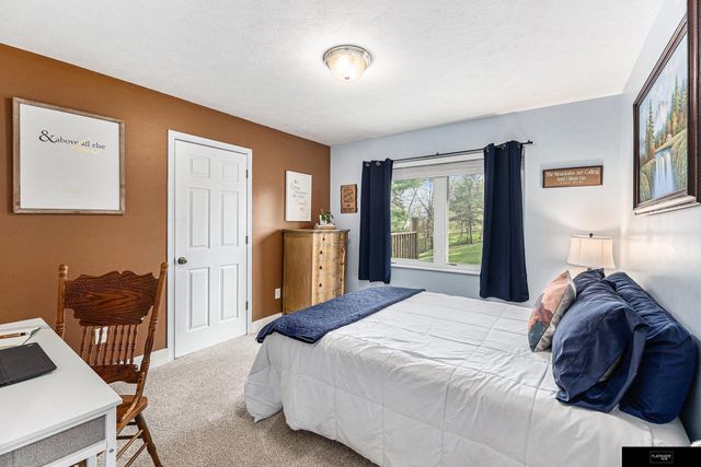 823 Beaver Lake Boulevard, Plattsmouth, NE 68048