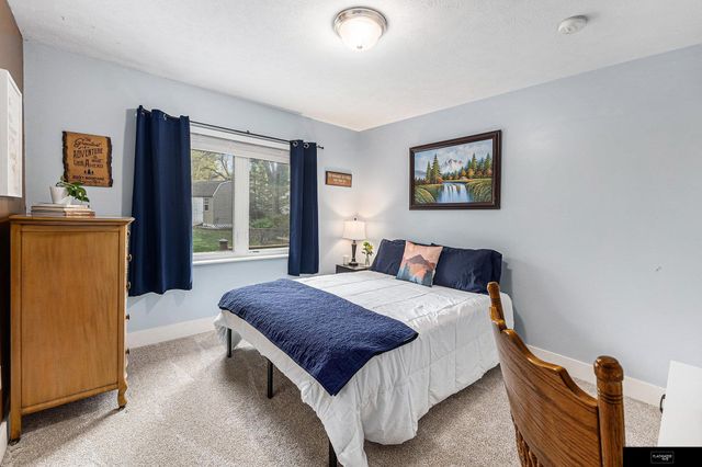 823 Beaver Lake Boulevard, Plattsmouth, NE 68048