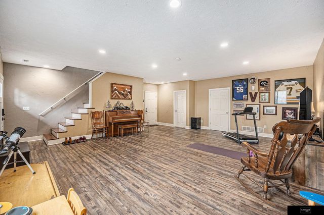 823 Beaver Lake Boulevard, Plattsmouth, NE 68048