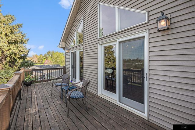 823 Beaver Lake Boulevard, Plattsmouth, NE 68048