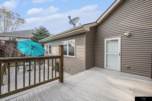 823 Beaver Lake Boulevard, Plattsmouth, NE 68048