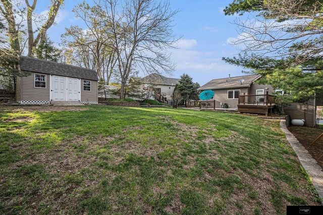 823 Beaver Lake Boulevard, Plattsmouth, NE 68048